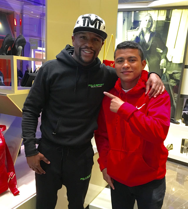 Floyd Mayweather and Roman Chocolatito Gonzalez meet